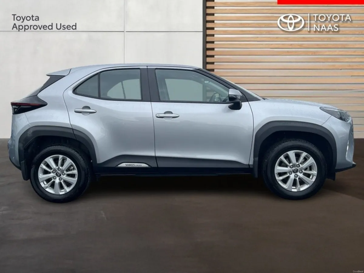 Toyota Yaris Cross YARIS CROSS LUNA - Image 3