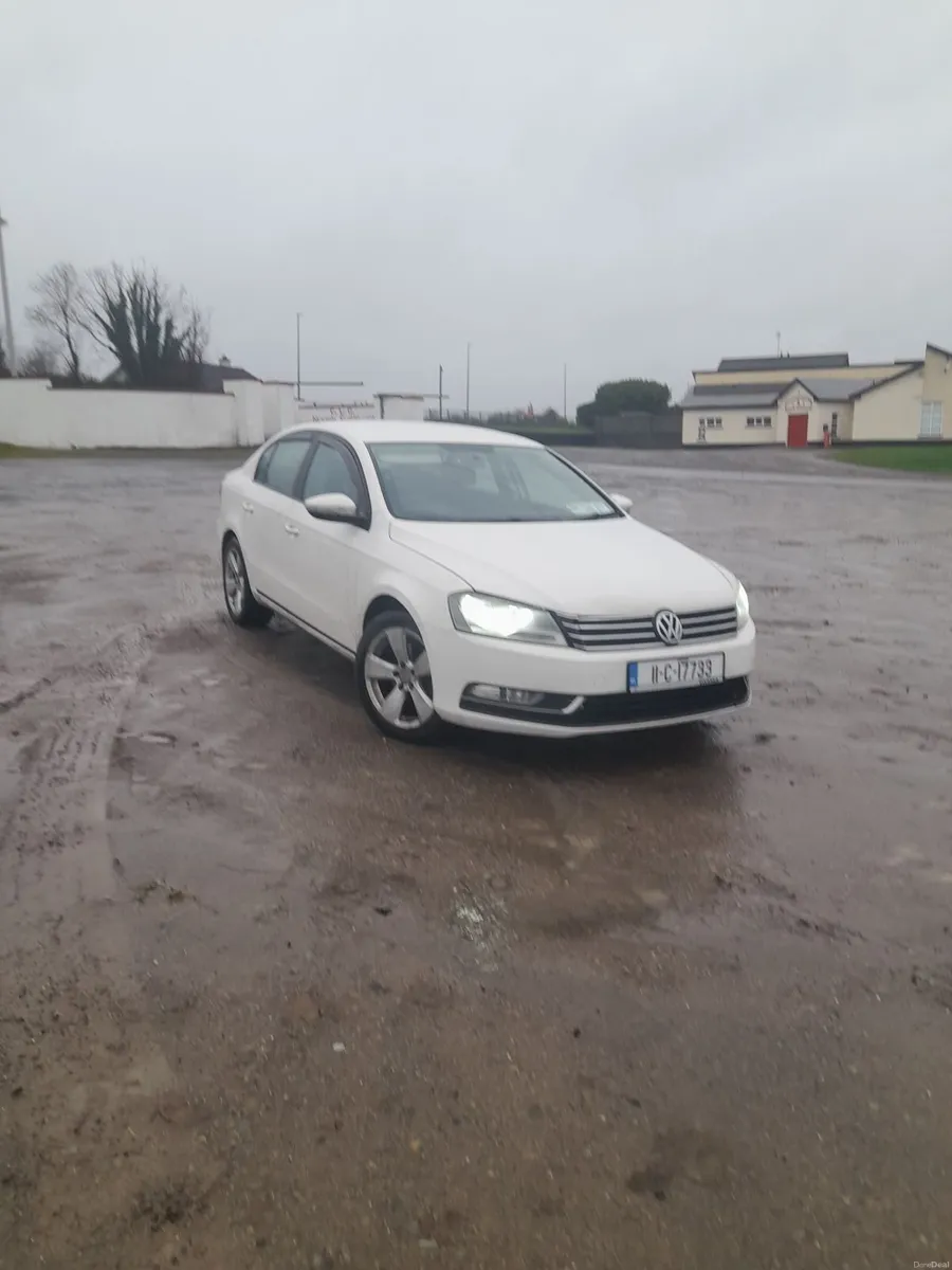 Volkswagen Passat 2011 - Image 3