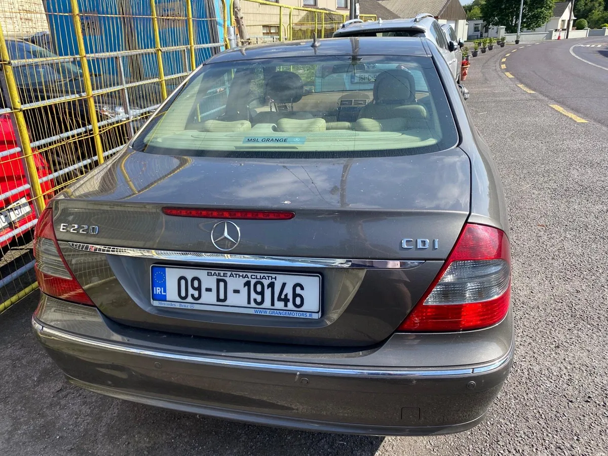 Mercedes-Benz E220 CDI Elegance 2009 Automatic - Image 4