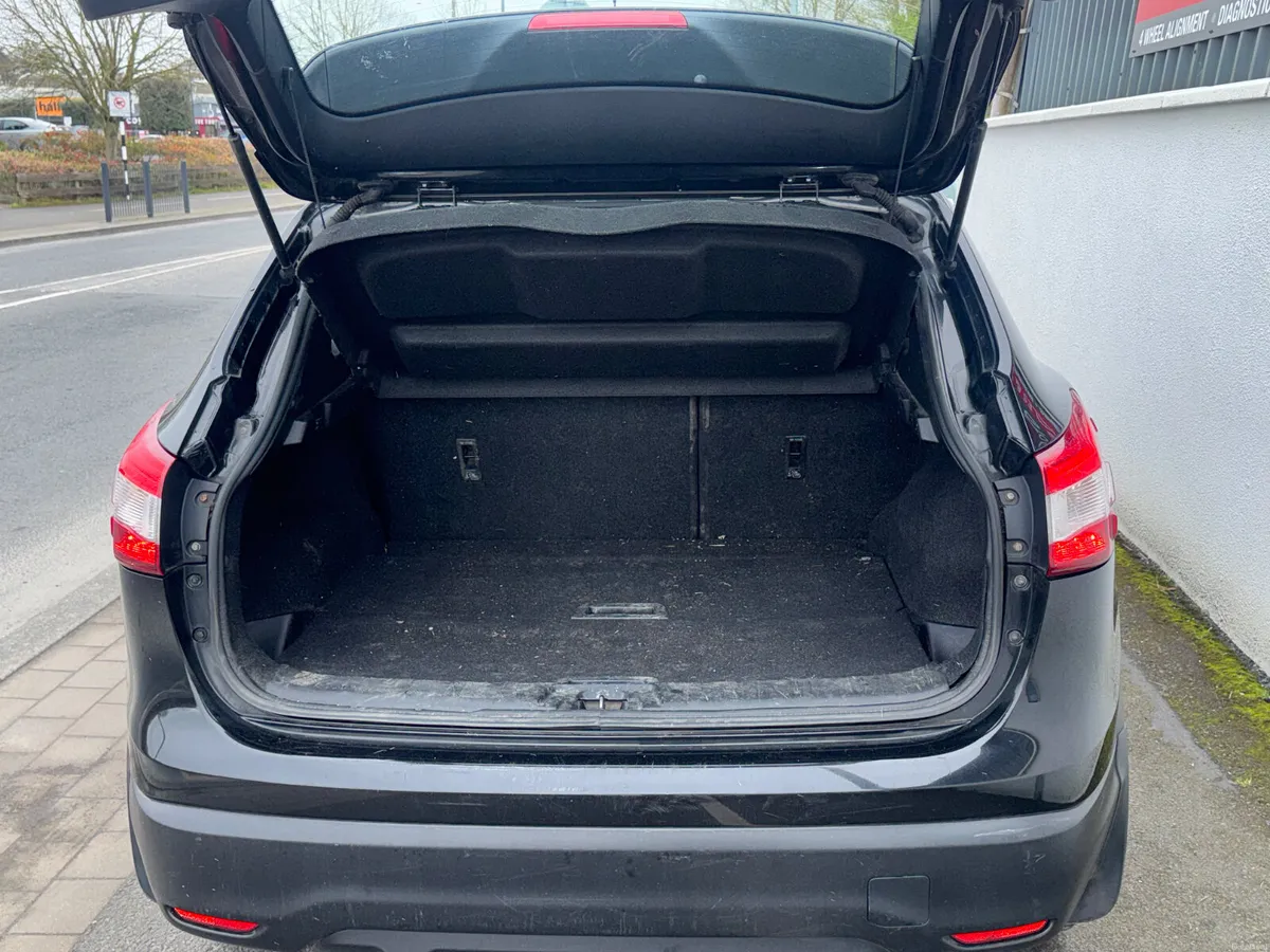 Nissan Qashqai 2015 (trade car to clear) - Image 4