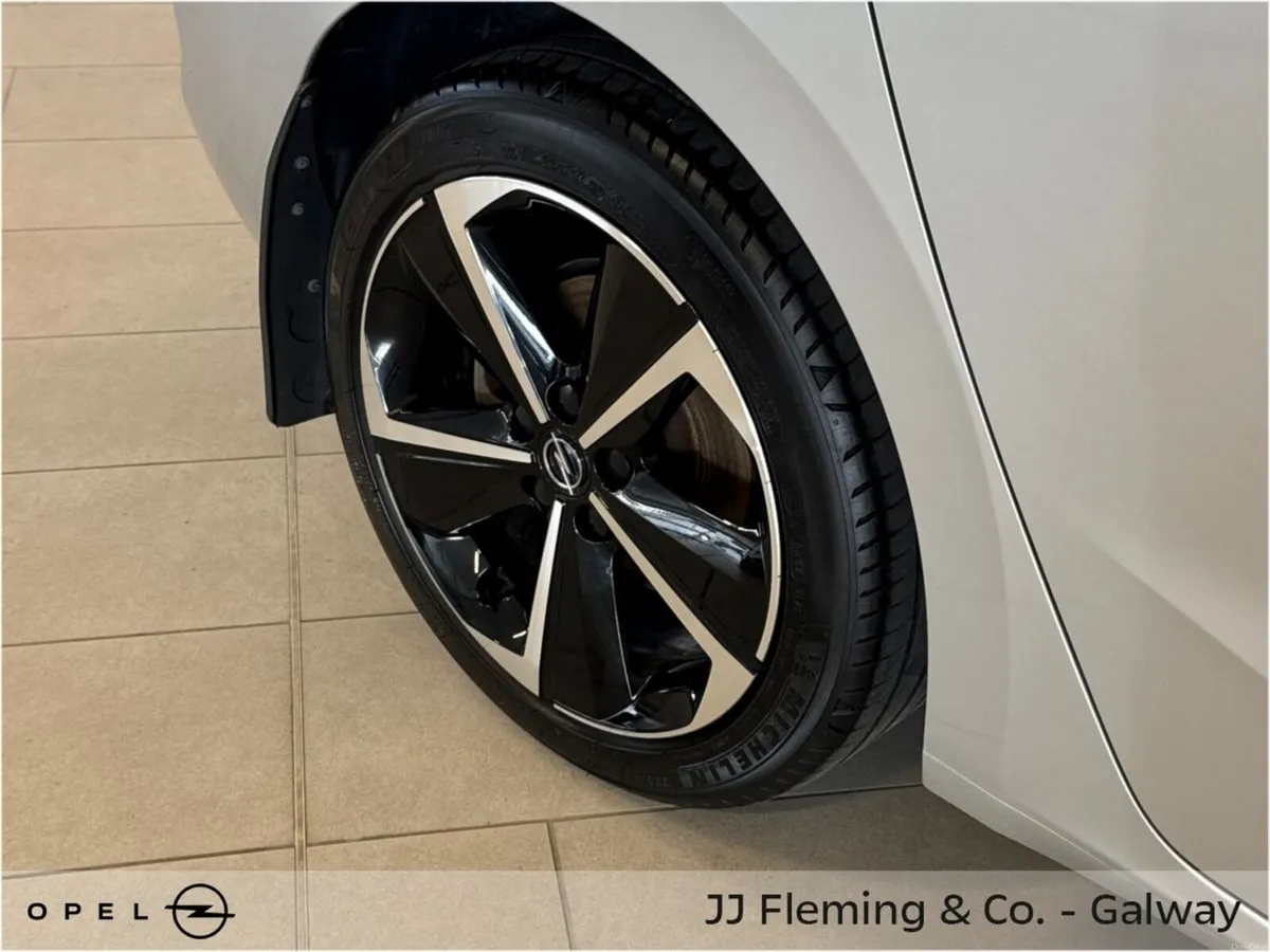 Opel Astra Elegance 1.2 Turbo 110PS Petrol 6 Speed - Image 6