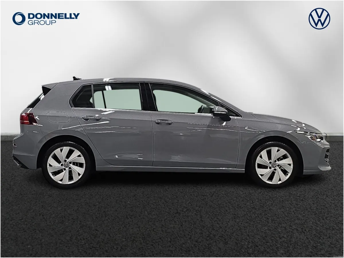 Volkswagen Golf Hatchback Style - Image 4