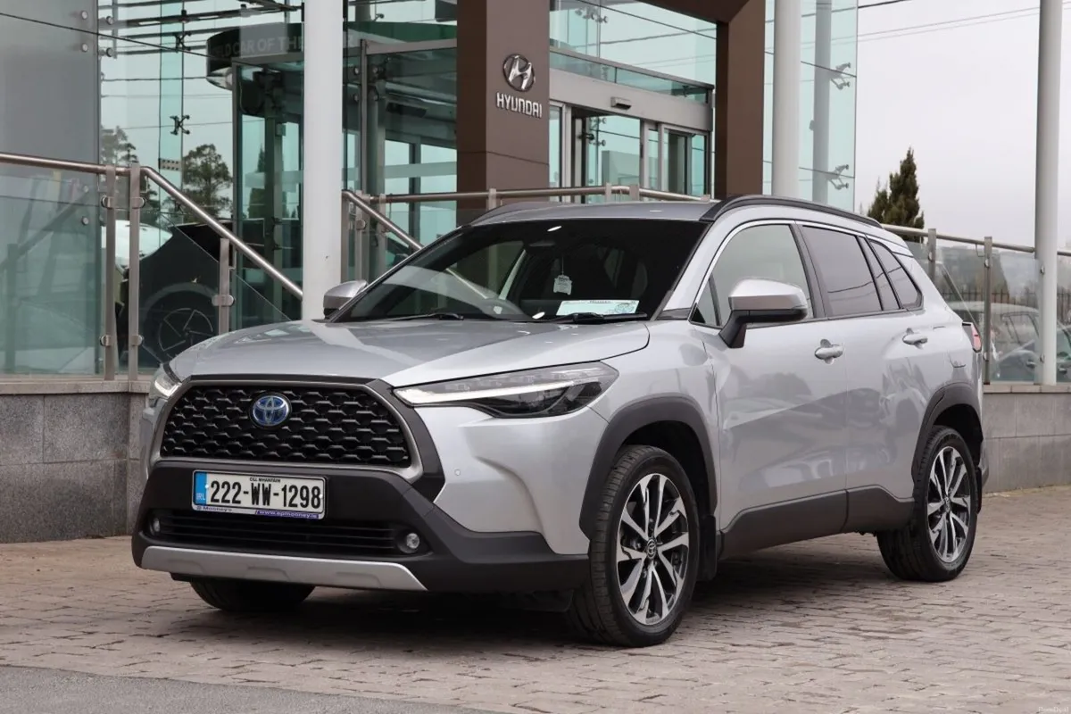 Toyota Corolla LUNA Cross Hybrid - Image 1