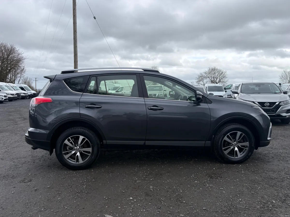 Toyota RAV4 - Image 2