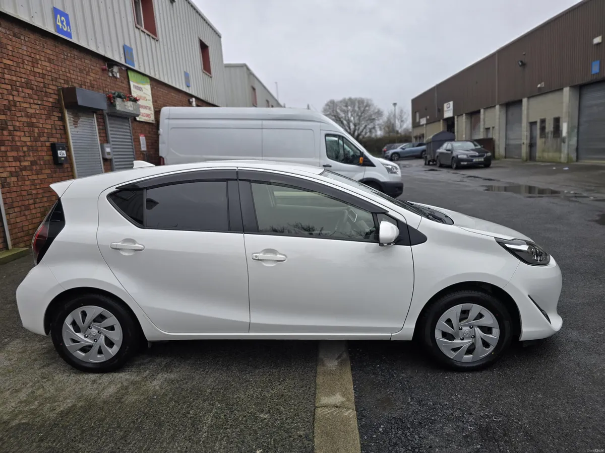 Toyota Aqua 1.5L Hybrid 2020 - Image 3