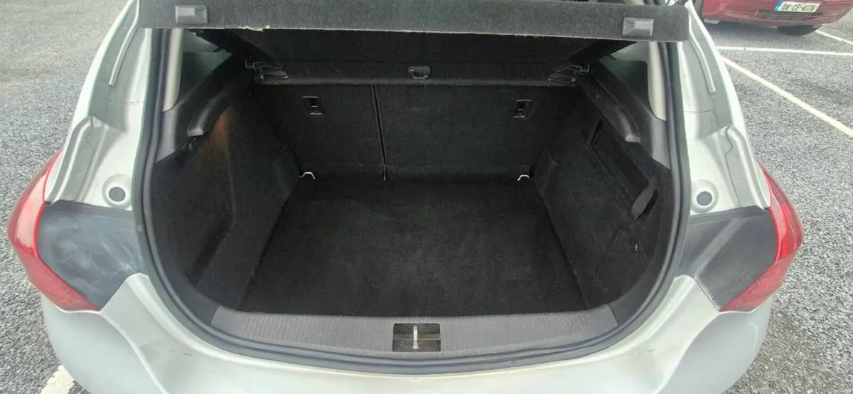 Vauxhall astra NCT 08/26 - Image 4