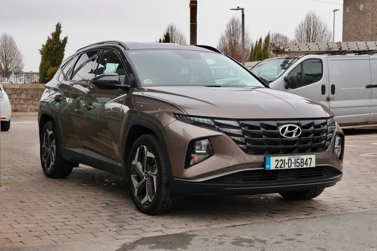 Hyundai Tucson  Executive PHEV Auto 2 Tone Roof - Image 3