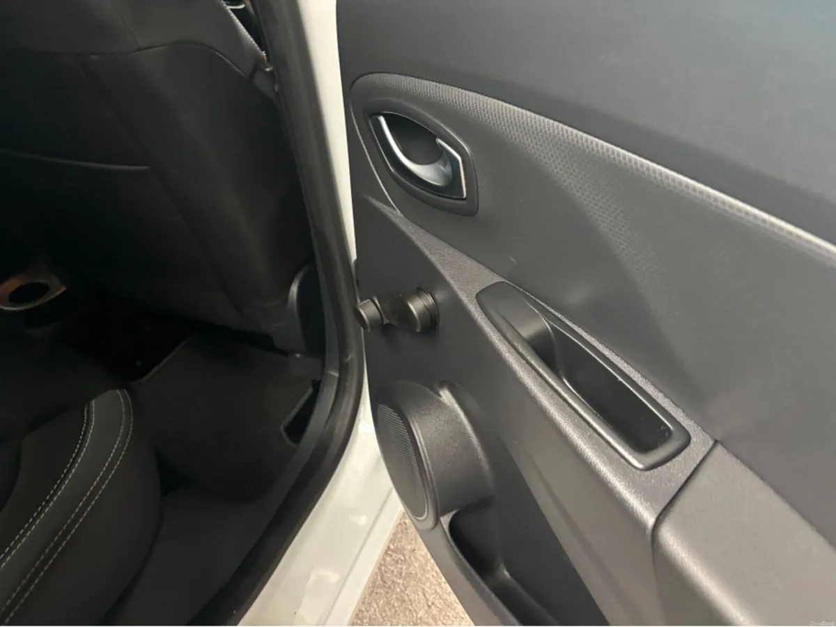 Renault Clio IV DYNAMIQUE NAV DCI 90 M 4DR - Image 3