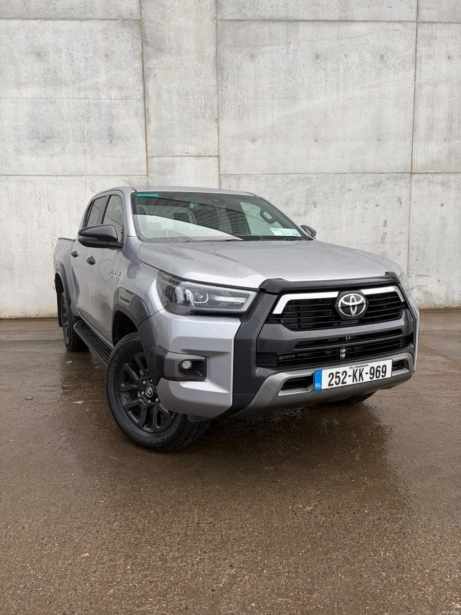 2025 TOYOTA HILUX INVINCIBLE - Image 1