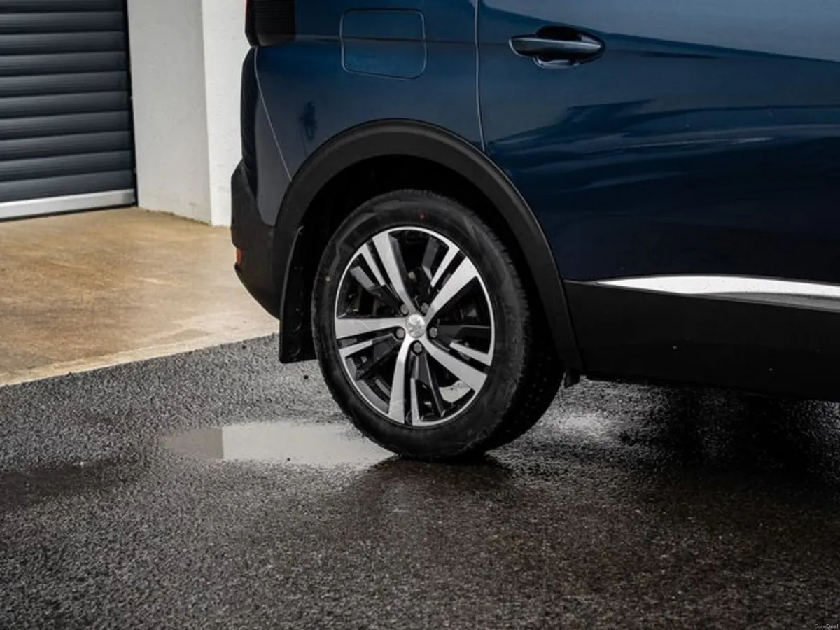 Peugeot 5008 Allure 1.5 Blue HDI 130 6.2 4D - Image 3