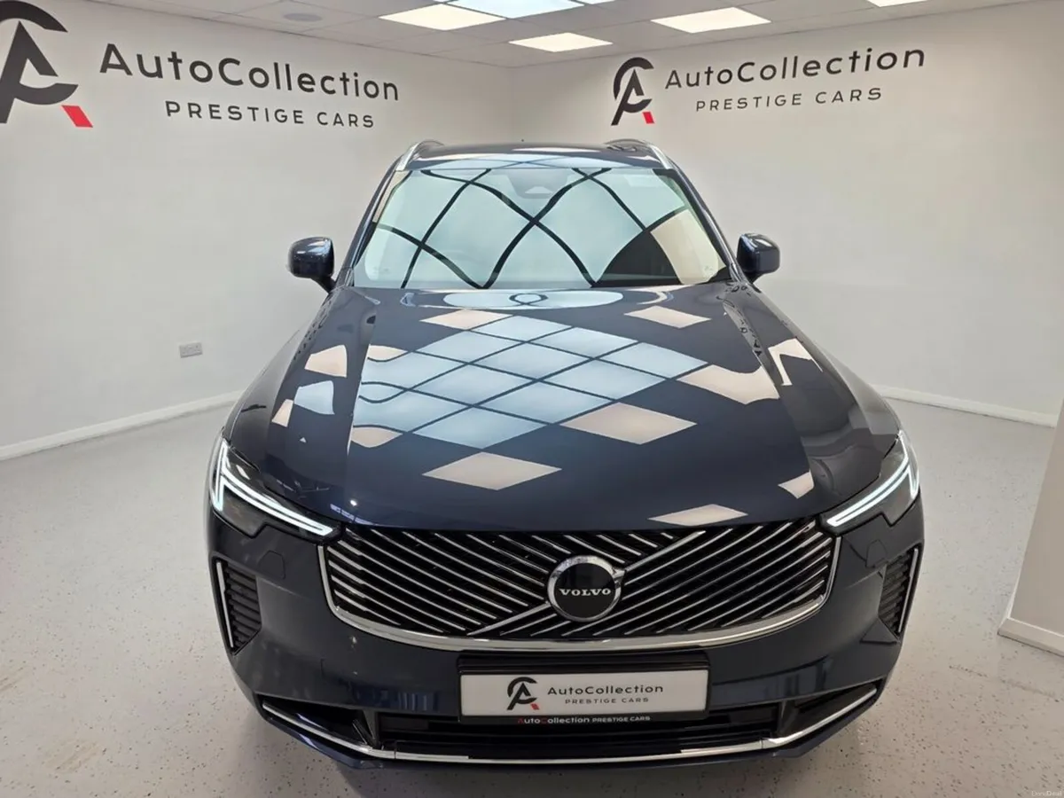 Volvo XC90 **CORE**T8 RECHARGE PHEV** - Image 2