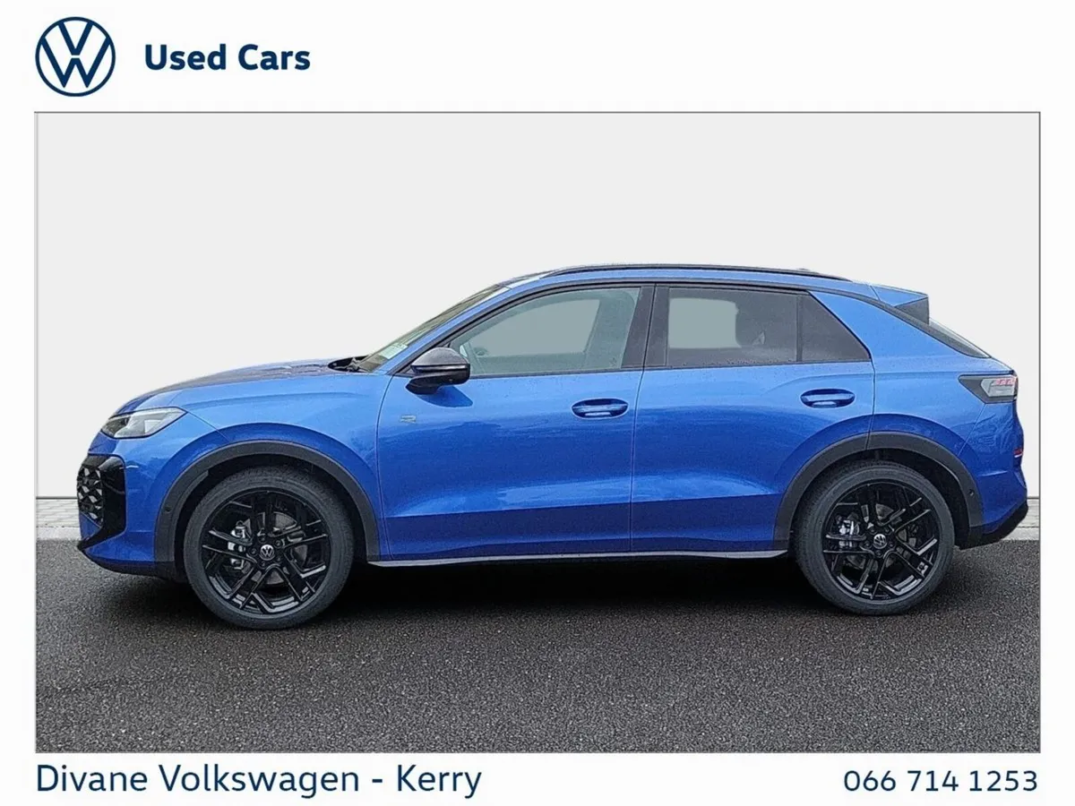 Volkswagen T-Roc R-LINE 1.5 PETROL MHEV AUTOMATIC - Image 6