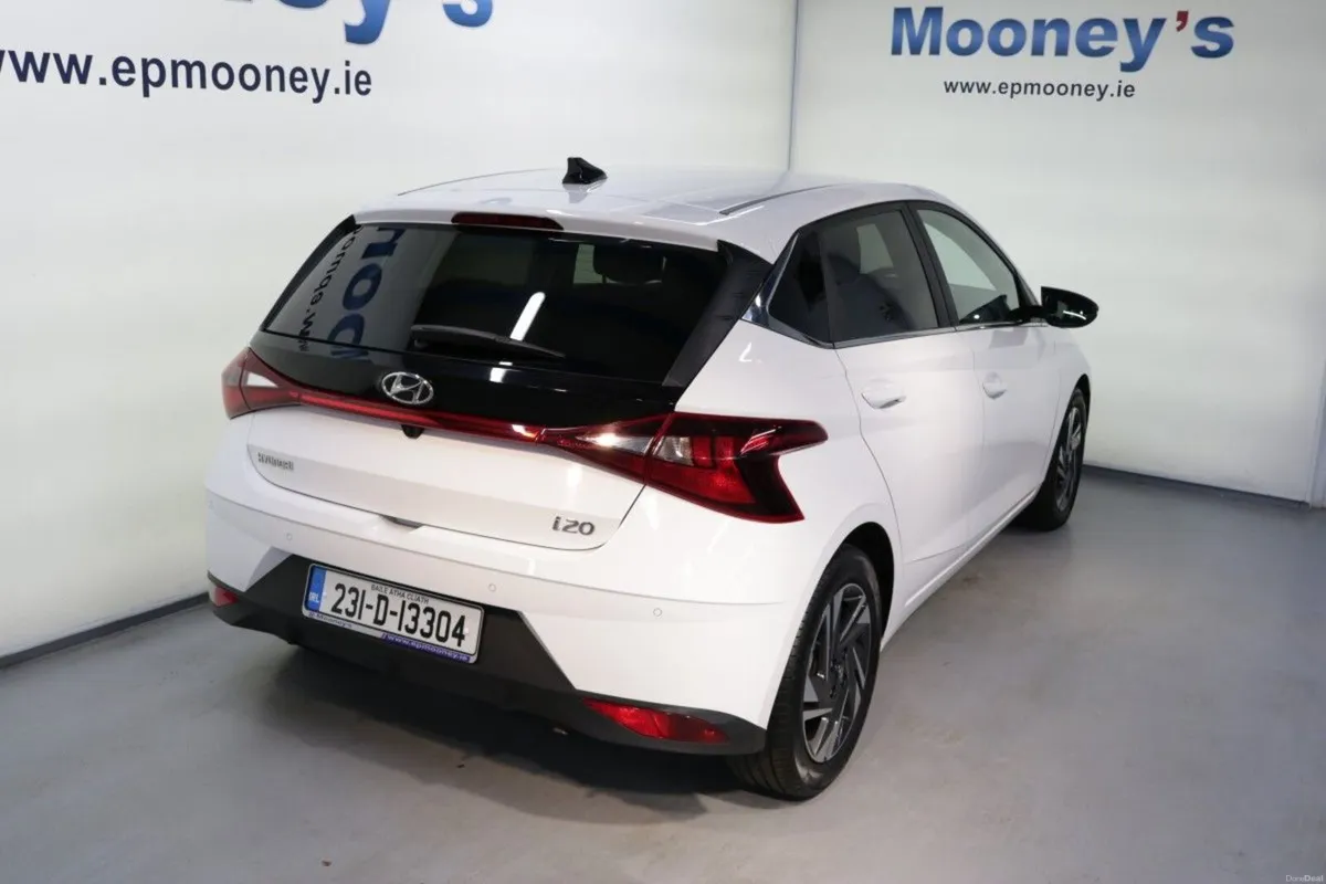 Hyundai i20 AUTOMATIC DELUXE PLUS 1.0L PETROL HATC - Image 3