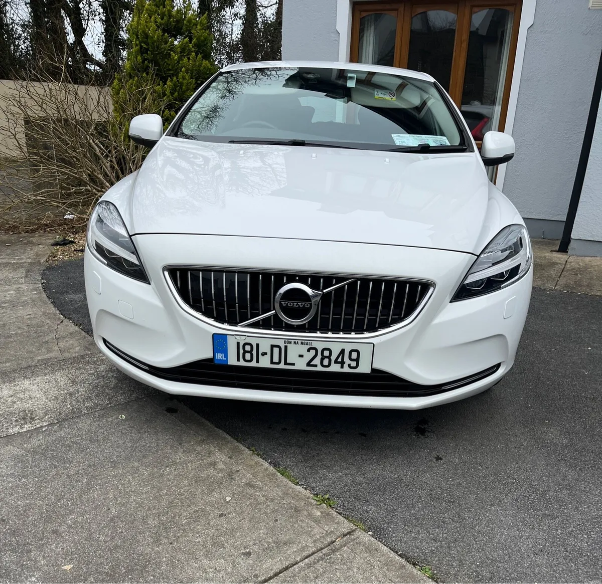 Volvo V40 T2 Inscription - Image 2