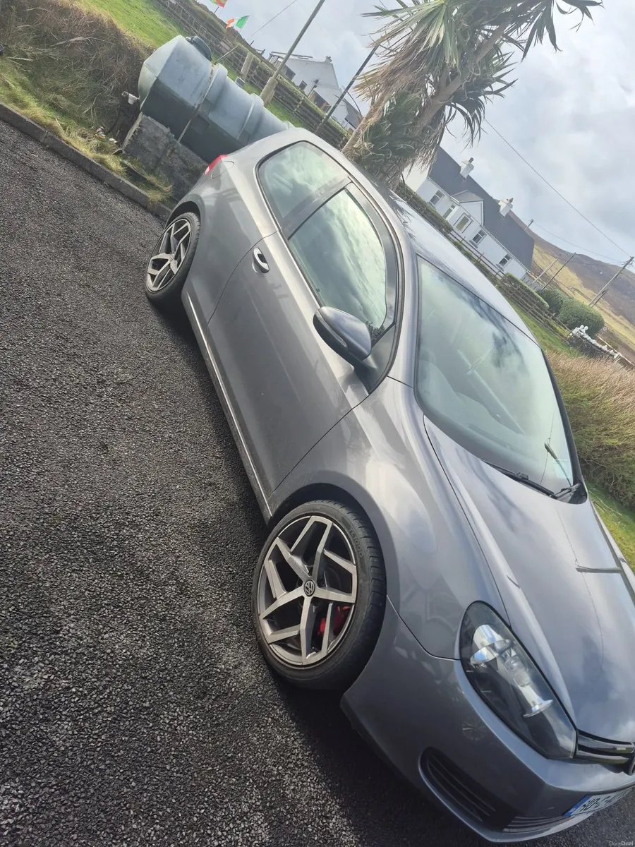 Volkswagen Golf 2010 - Image 1