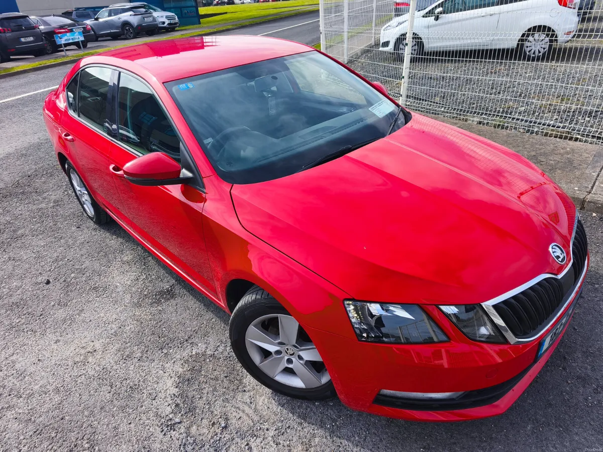 Skoda Octavia AMBITION 1.6TDI 115HP DSG - Image 4