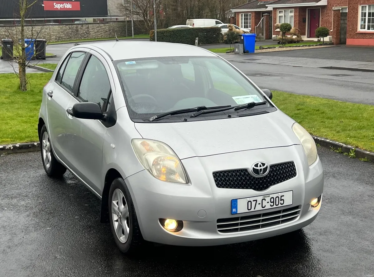 TOYOTA YARIS (€2250) - Image 1