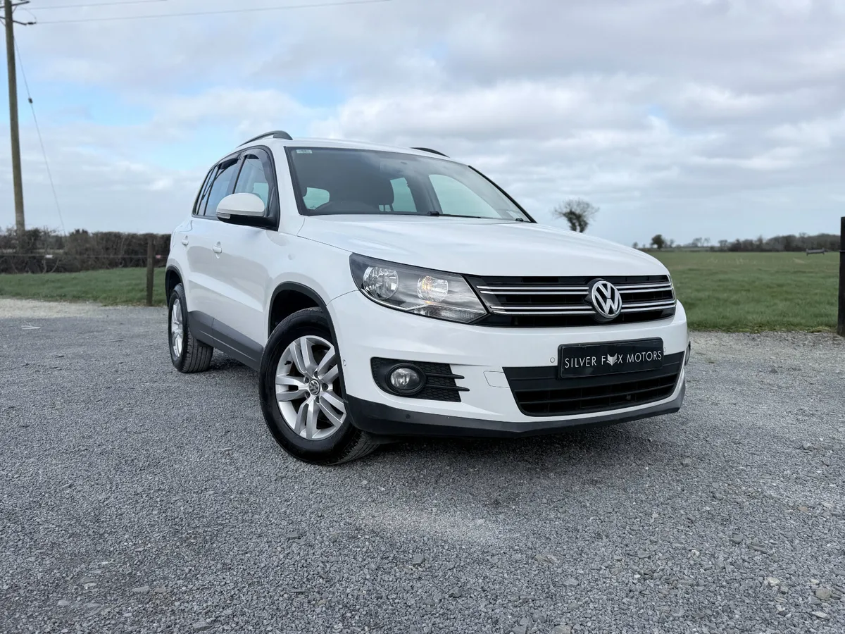 VW Tiguan 152 IMMACULATE, PERFECT,Service history - Image 4