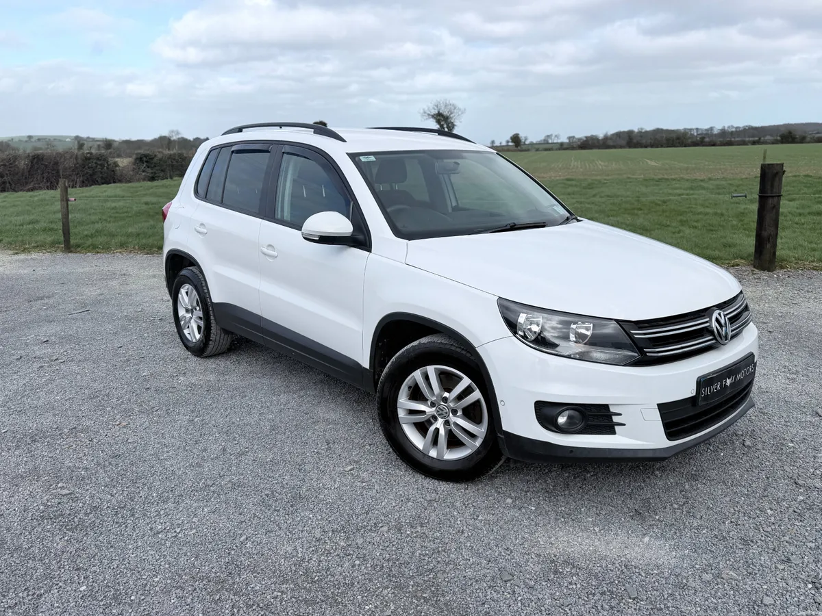 VW Tiguan 152 IMMACULATE, PERFECT,Service history - Image 3