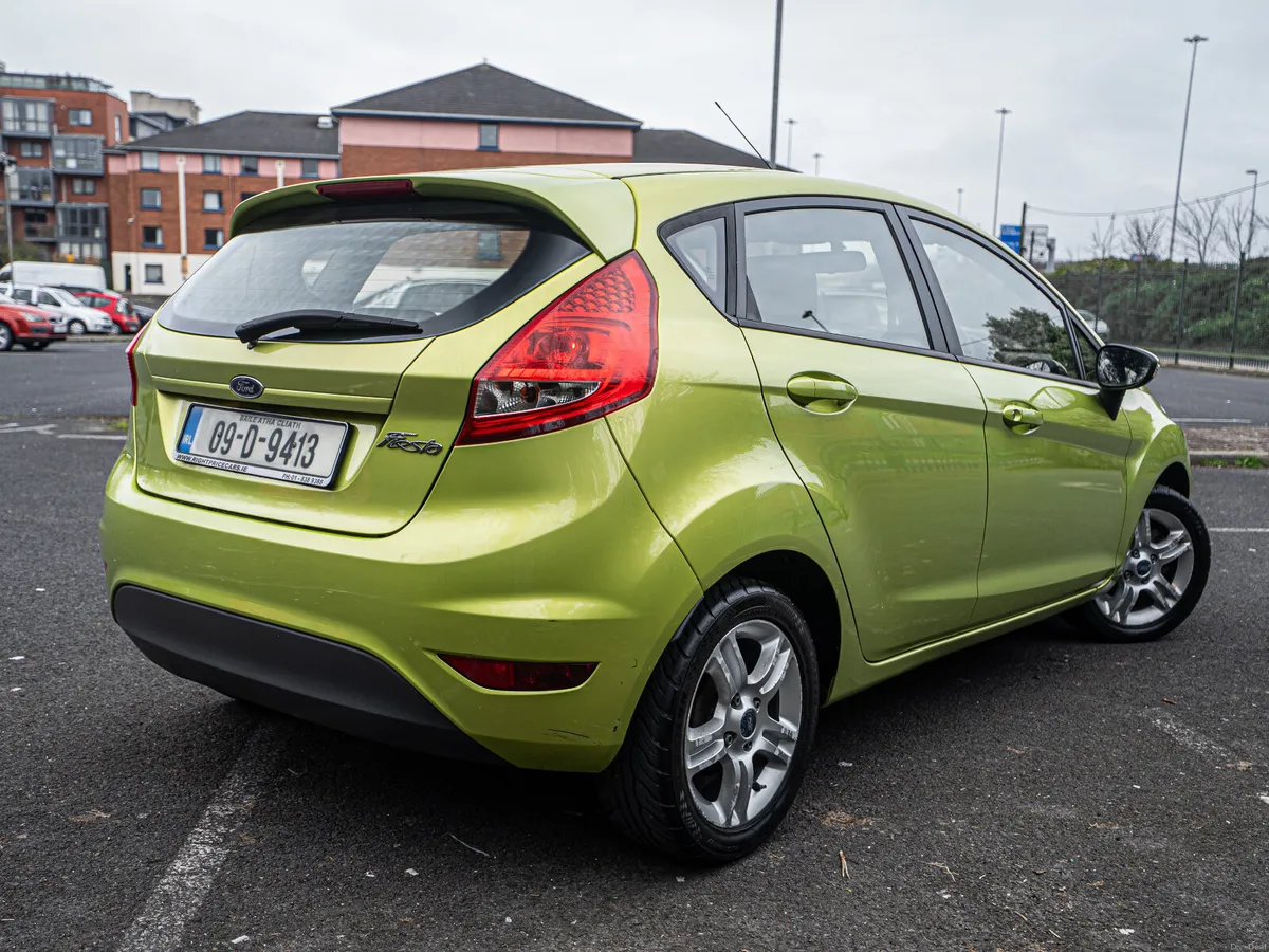 Ford Fiesta 2009 - Image 2