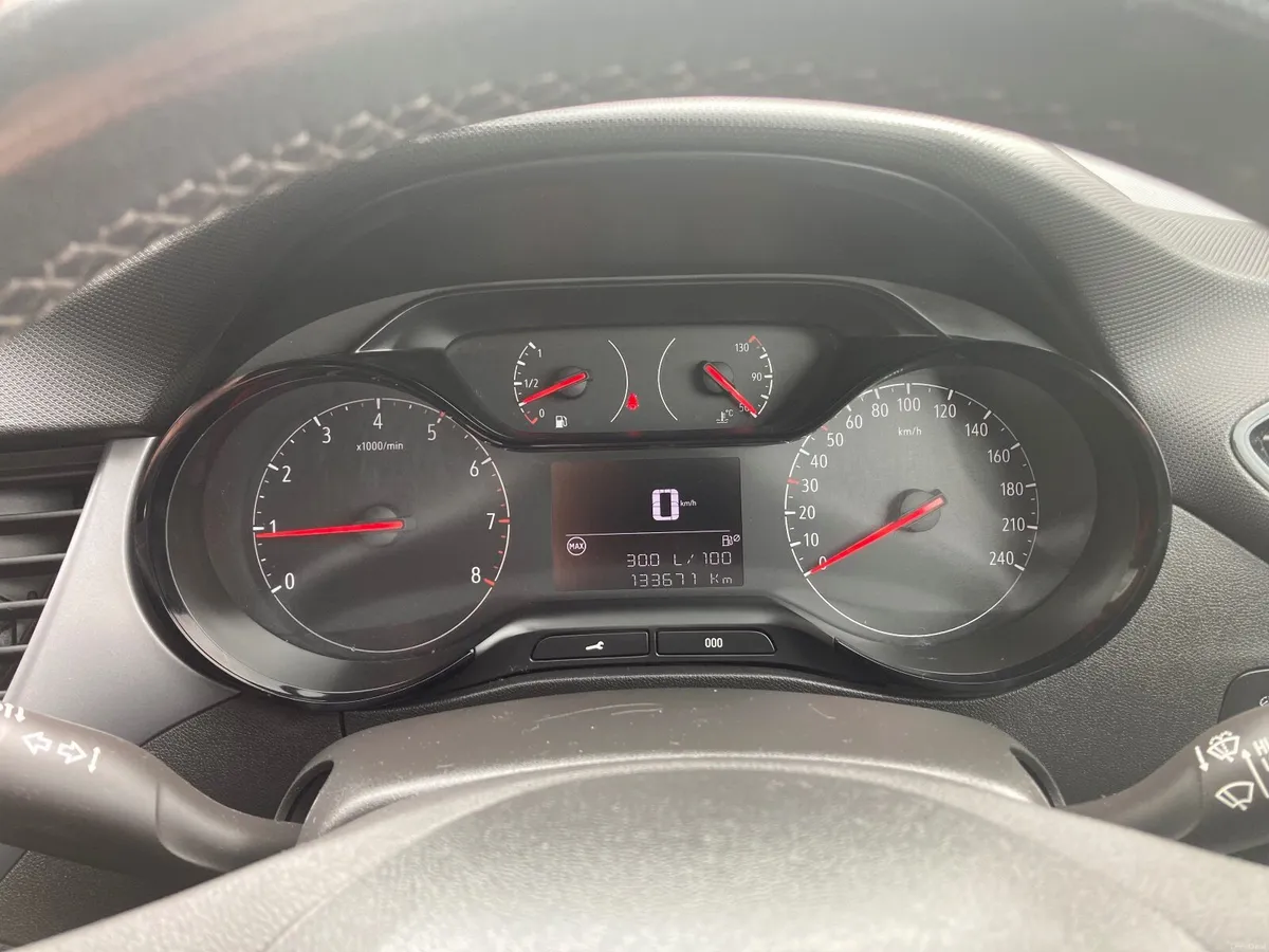 Opel Crossland X 2021 - Image 2