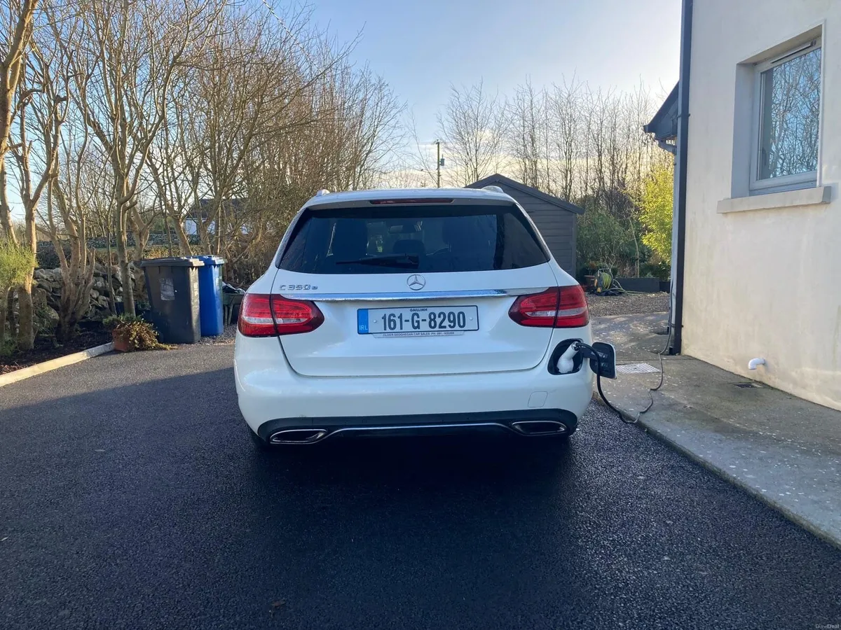 Mercedes-Benz C-Class 2016 - Image 2