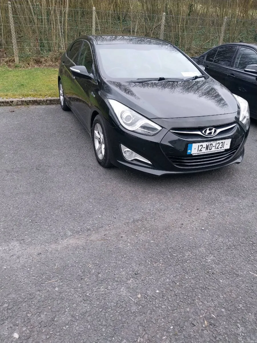 12 Hyundai i40 - Image 2