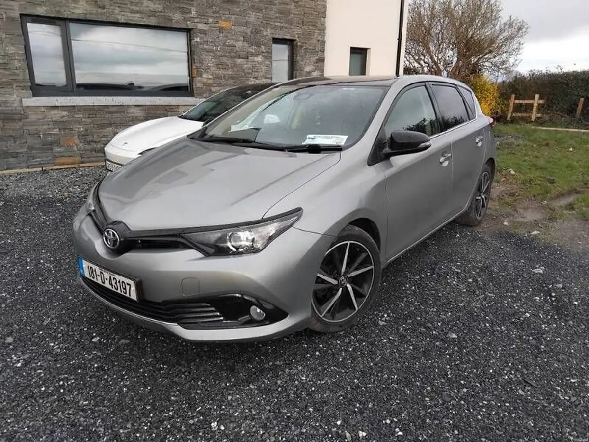 2018 Toyota Auris - Image 2