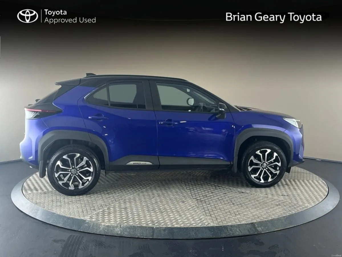 Toyota Yaris Cross HYBRID LUNA SPORT BI-TONE - Image 3