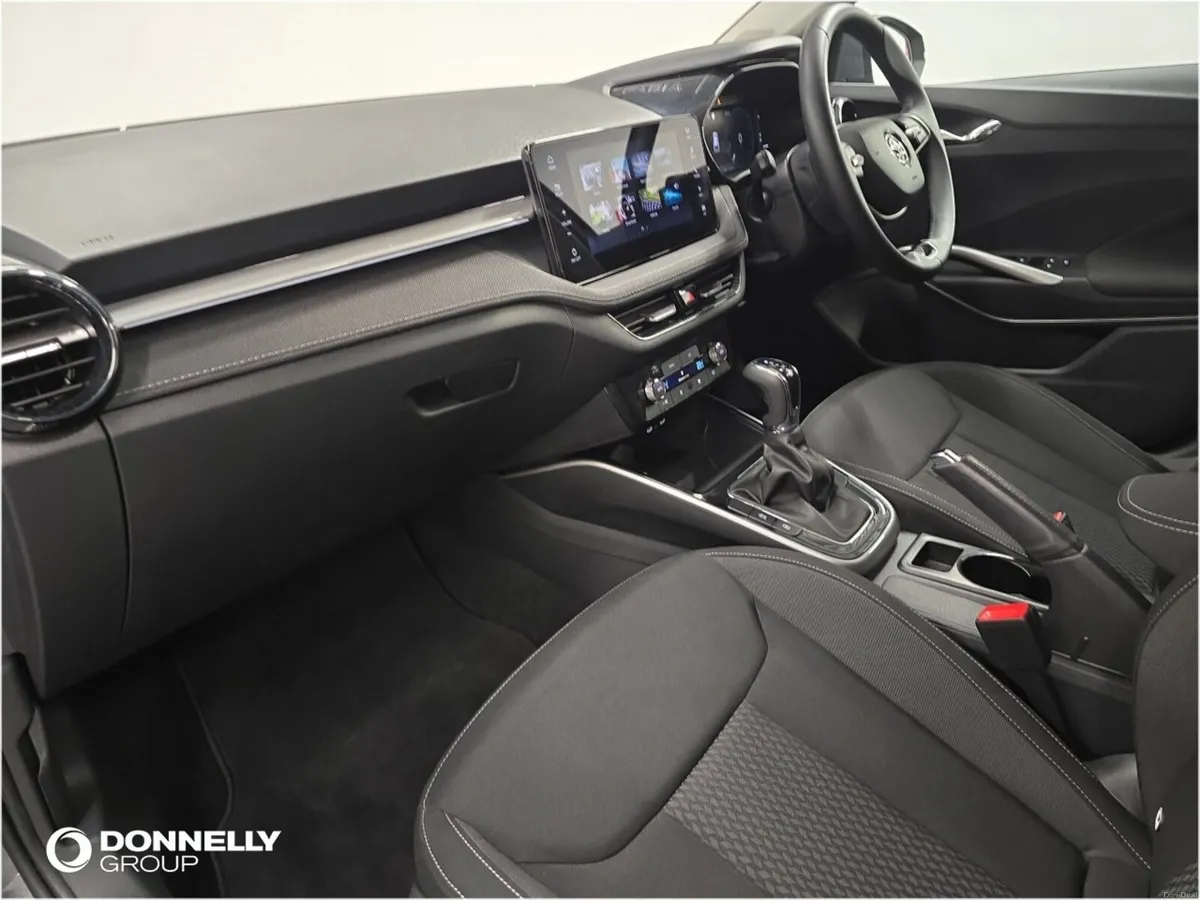 Skoda FABIA Hatchback SE L - Image 2