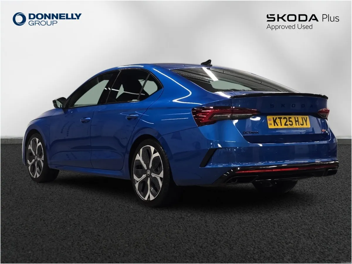 Skoda OCTAVIA Hatchback vRS - Image 3
