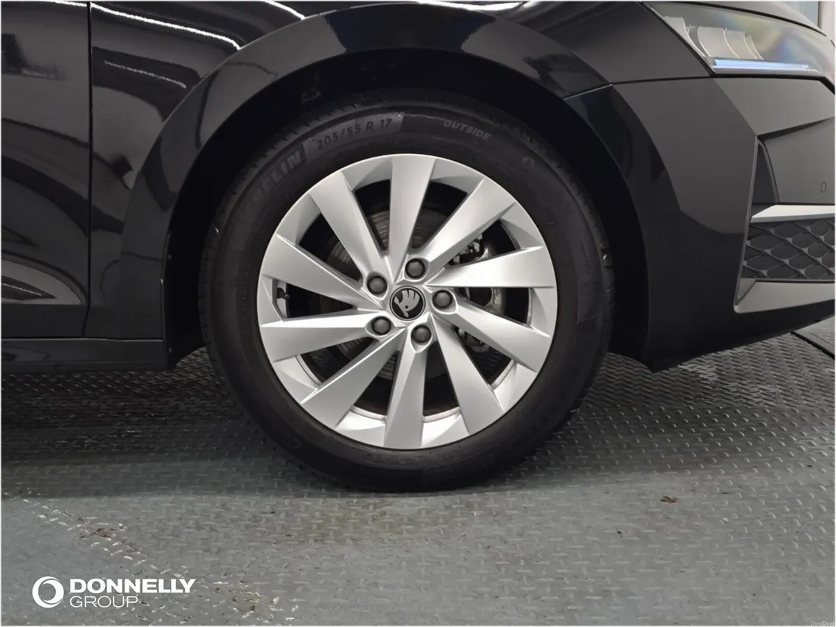 Skoda OCTAVIA Diesel Estate SE L - Image 5