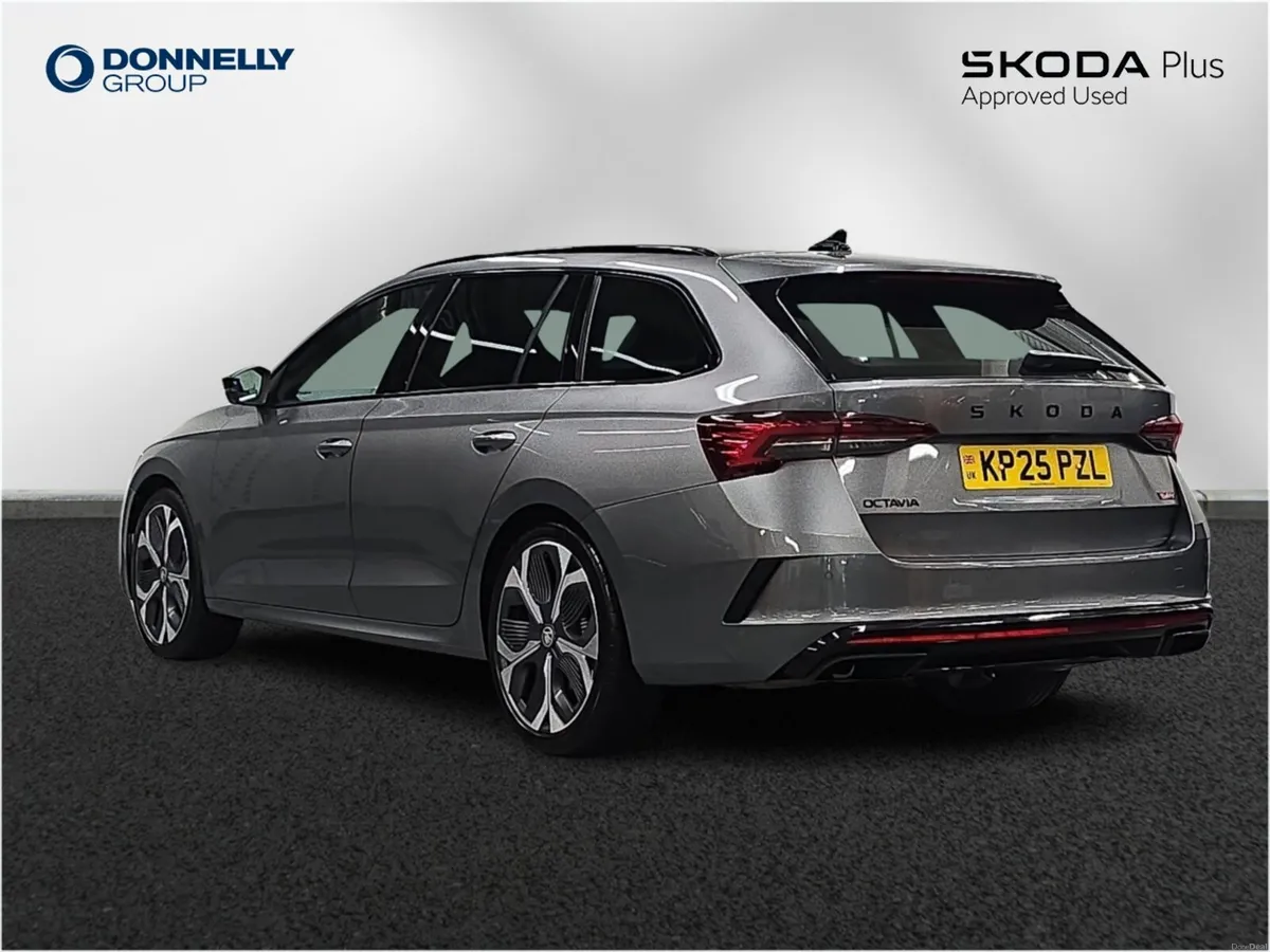 Skoda OCTAVIA Estate vRS - Image 3