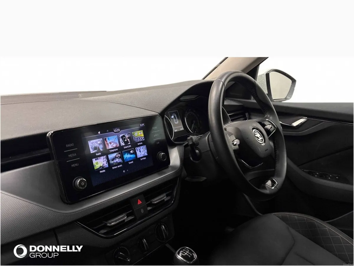 Skoda KAMIQ Hatchback SE - Image 2