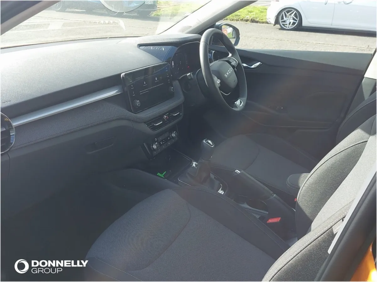 Skoda FABIA Hatchback Design Edition - Image 2