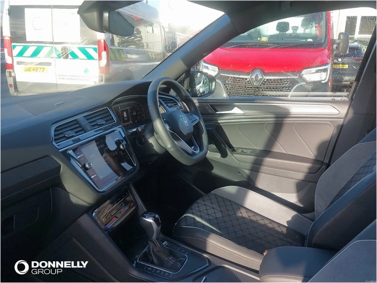 Volkswagen Tiguan Allspace Estate R-Line - Image 2