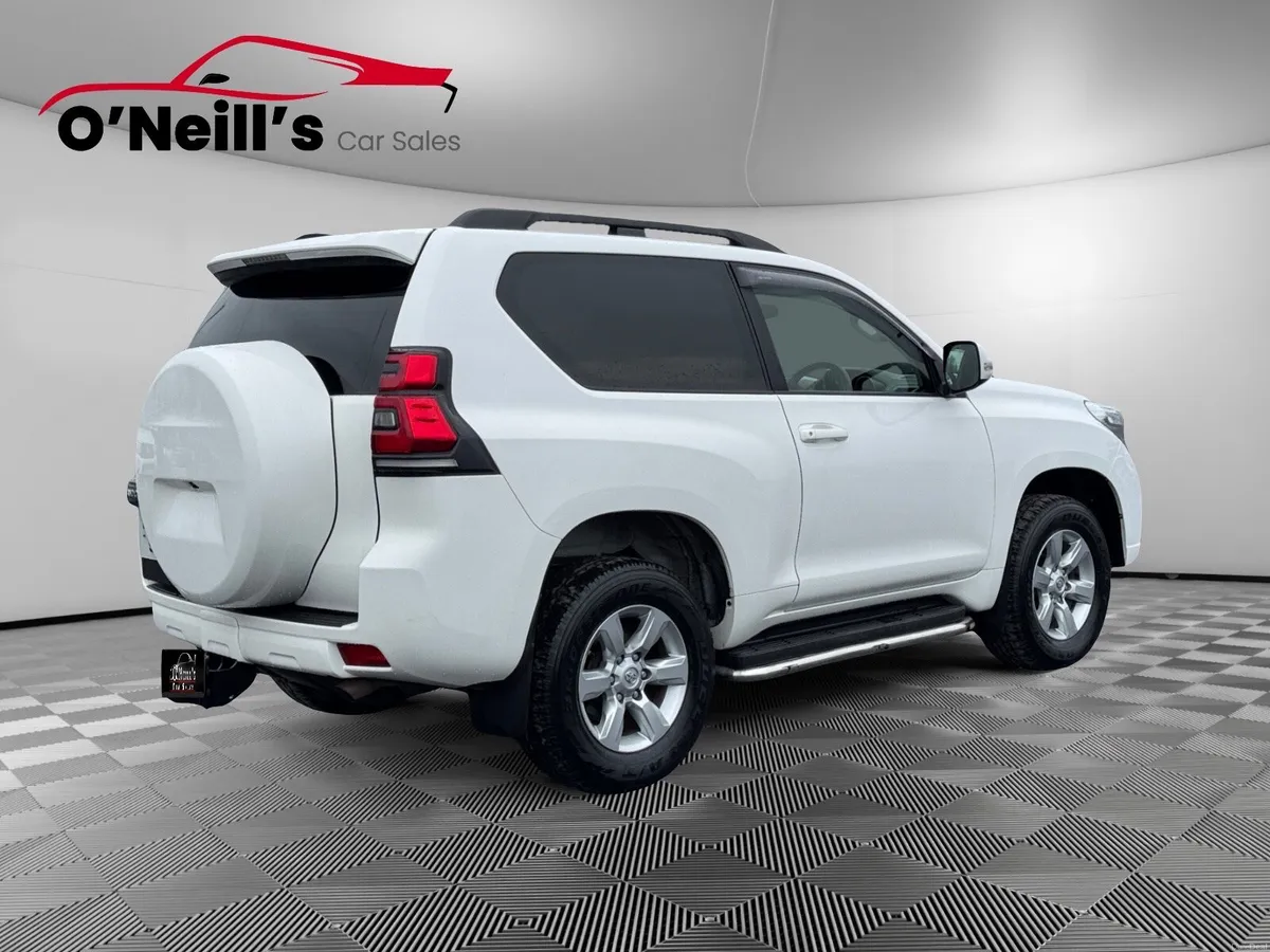 Toyota Land Cruiser 2017 *NO VAT*  SWB AUTOMATIC - Image 3