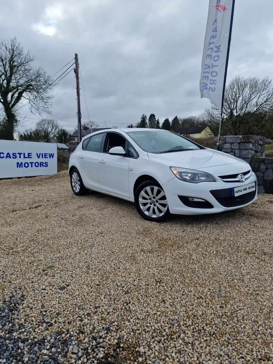 15 Vauxhall Astra 1.6 Diesel Mint 1 owner - Image 3