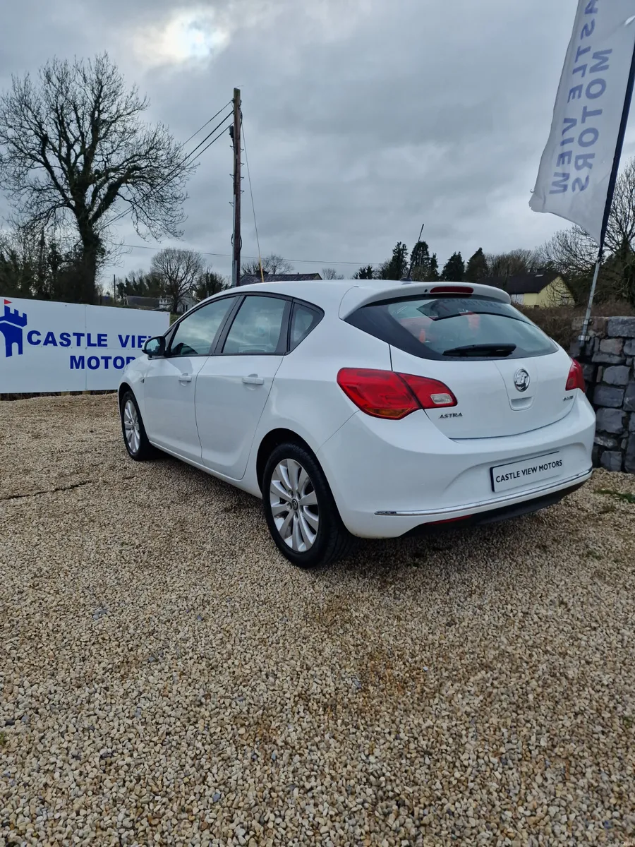 15 Vauxhall Astra 1.6 Diesel Mint 1 owner - Image 2