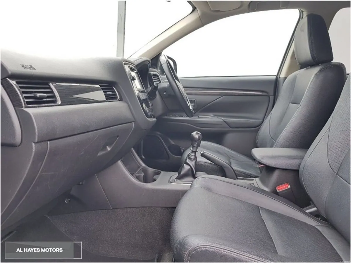 Mitsubishi Outlander 2.2 DI-D 150PS 6MT 4WD 7 SEAT - Image 3