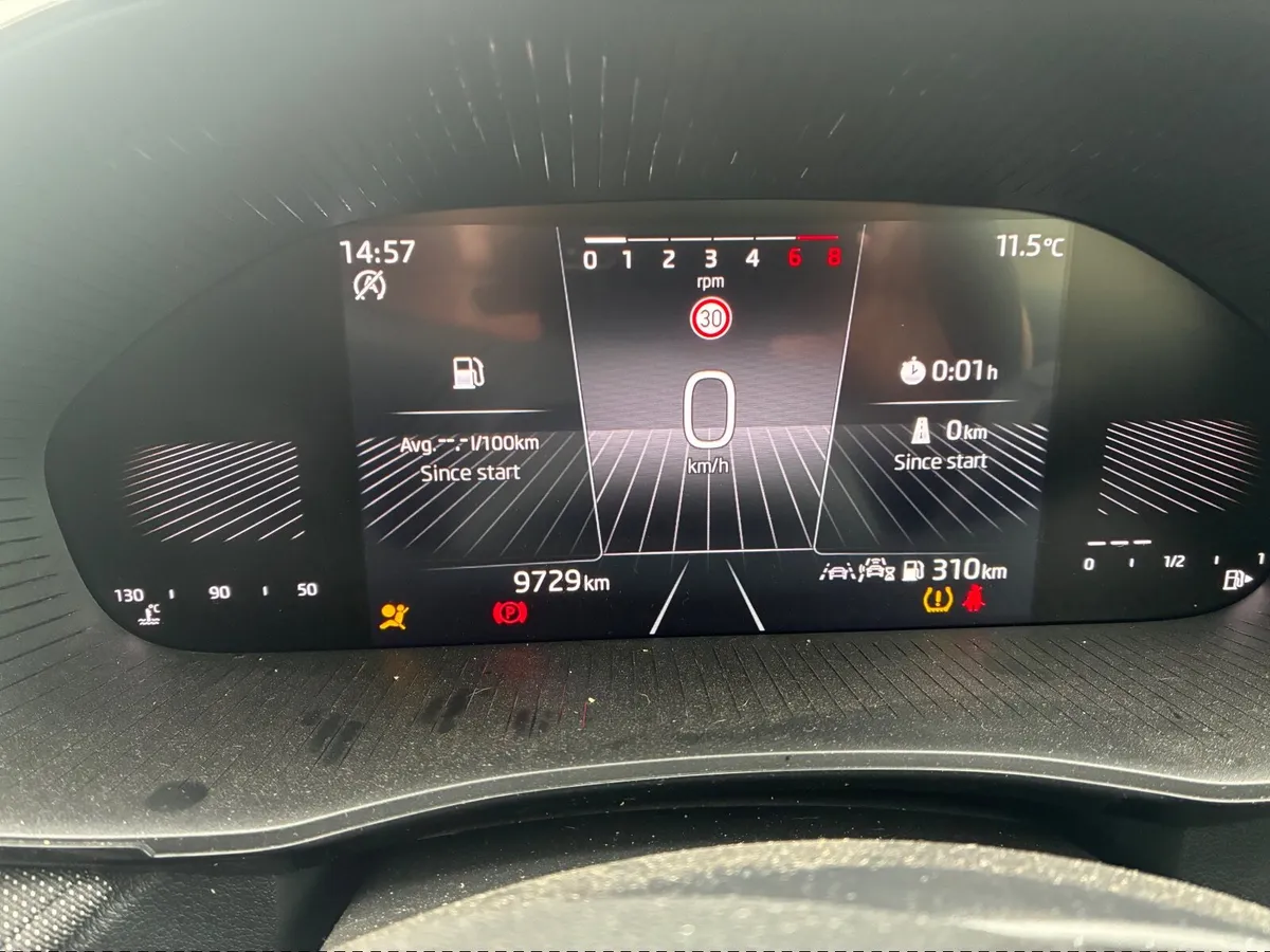 Skoda Fabia 2025 - Image 2