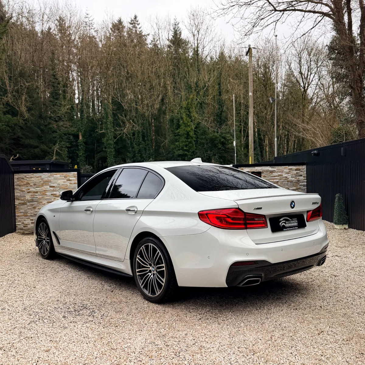 2017 (172) BMW 520D MSPORT X-DRIVE (4WD) - Image 3