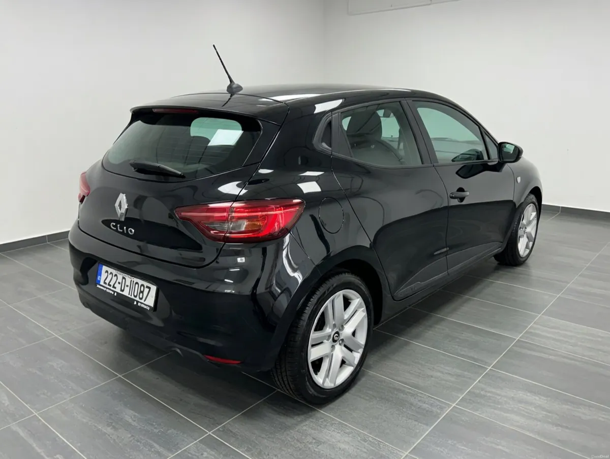 Renault Clio 2022 - Image 2