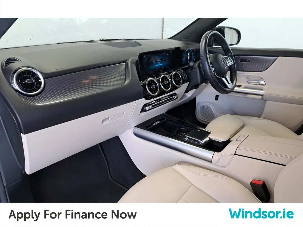 Mercedes-Benz GLA GLA 180 A/T Progressive - Image 4