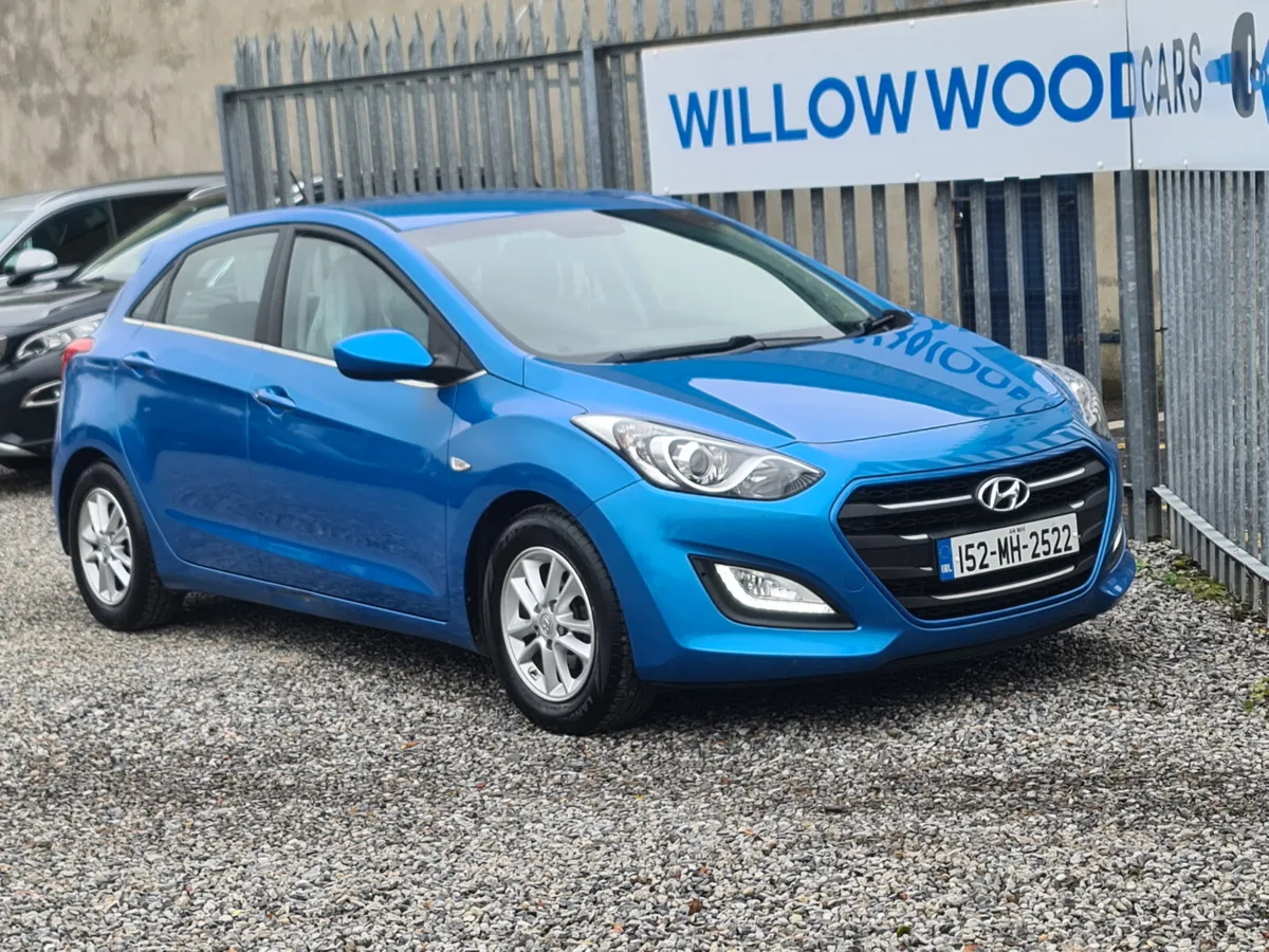 Hyundai i30 1.6crdi 5dr deluxe 2015 low miles - Image 3