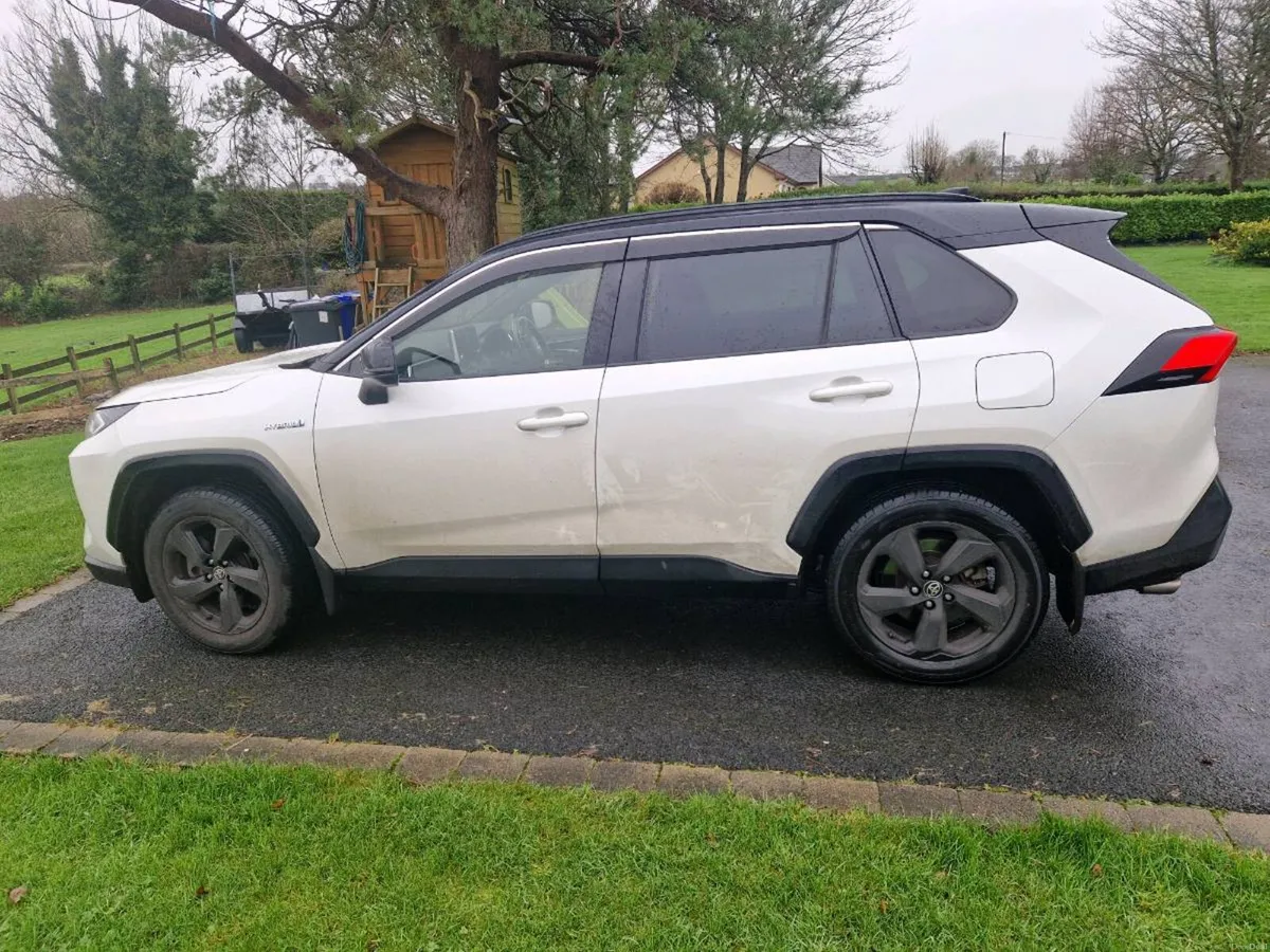 Toyota RAV4 - Image 2