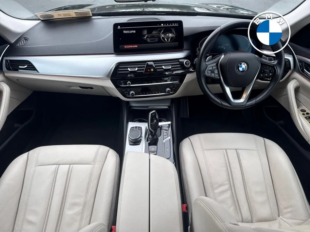 BMW 5-Series 520d SE Saloon - Image 4