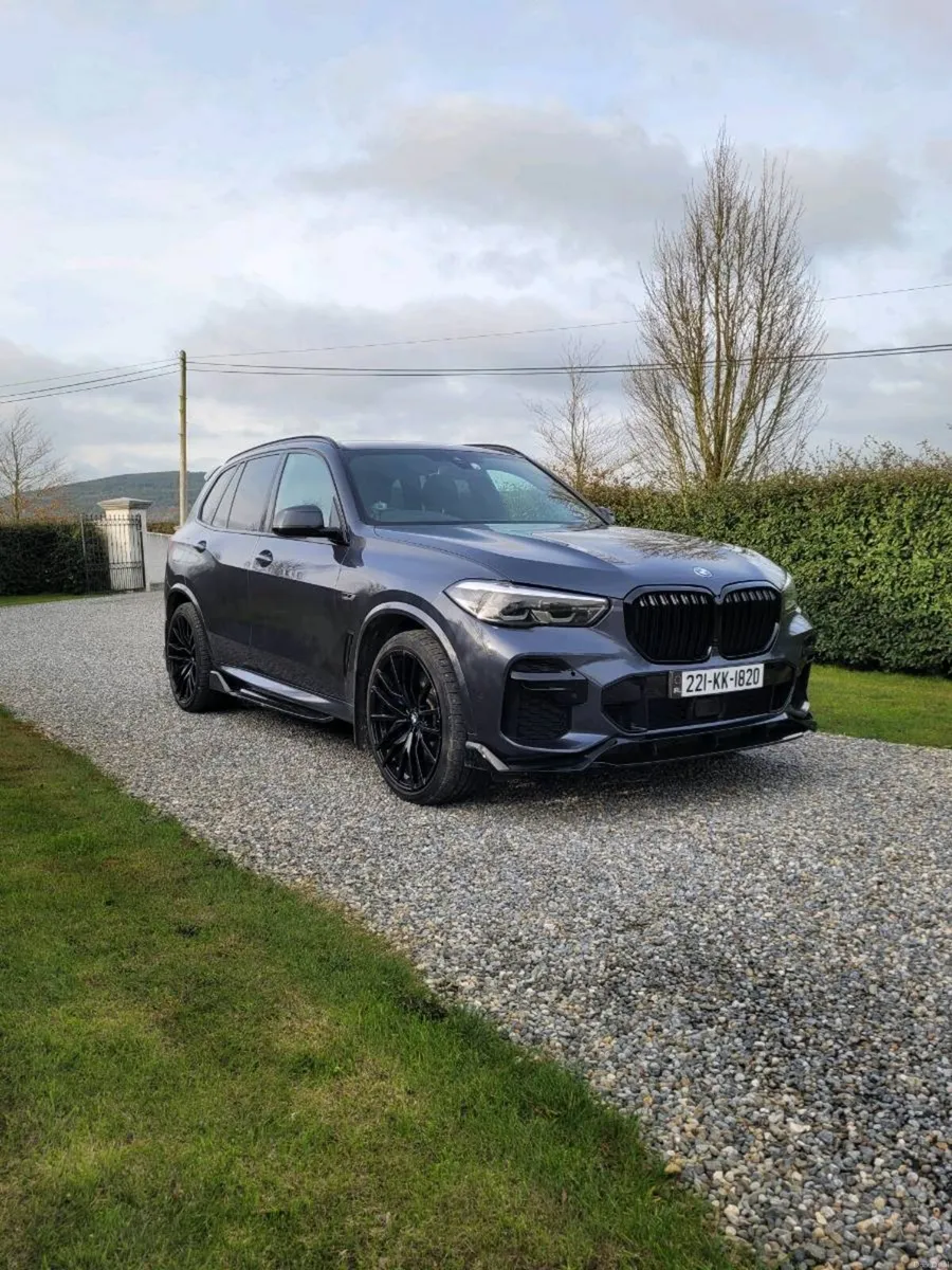 BMW X5 45e    low mileage - Image 1