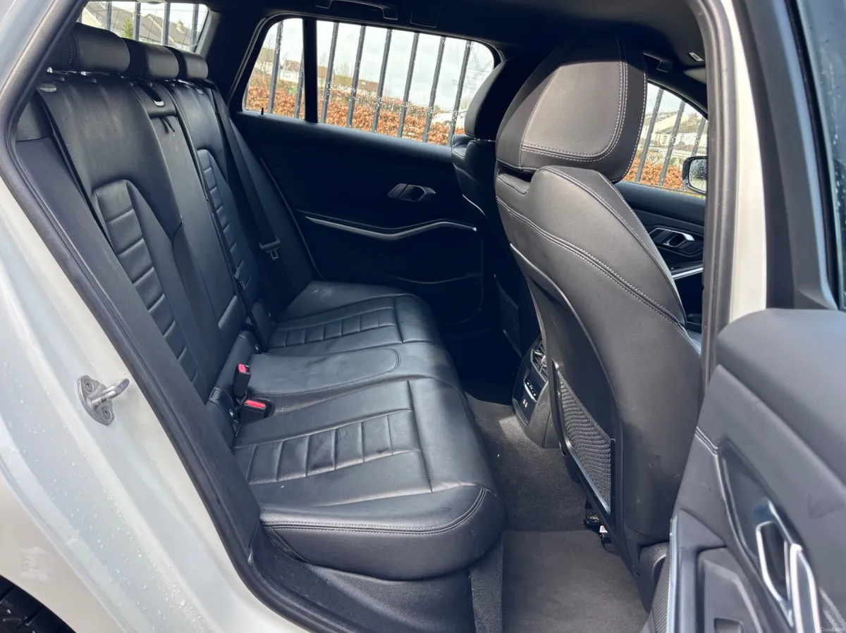 BMW 3 SERIES 330e M SPORT AUTO HYBRID ESTATE - Image 5