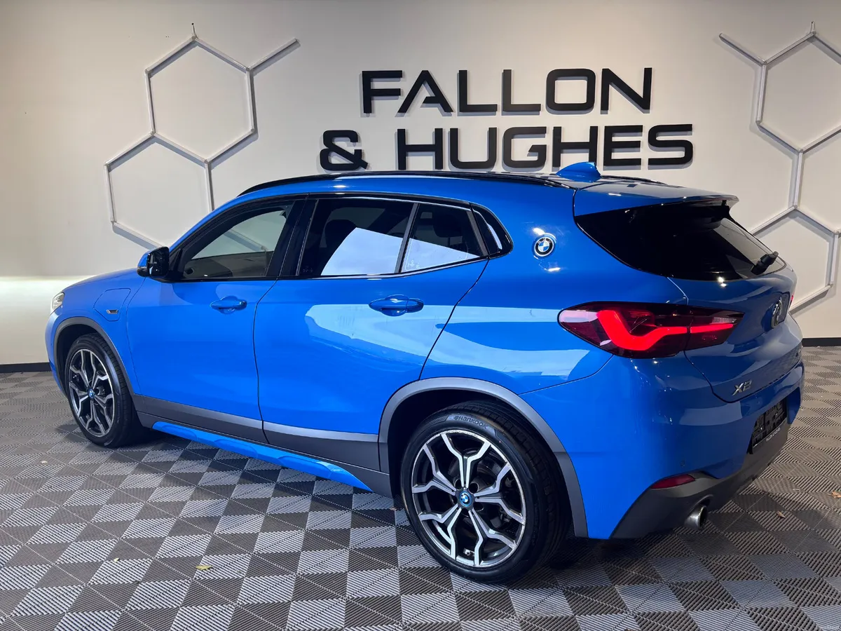 2022 BMW X2 XDRIVE25E M SPORT X // TECH PACK - Image 4